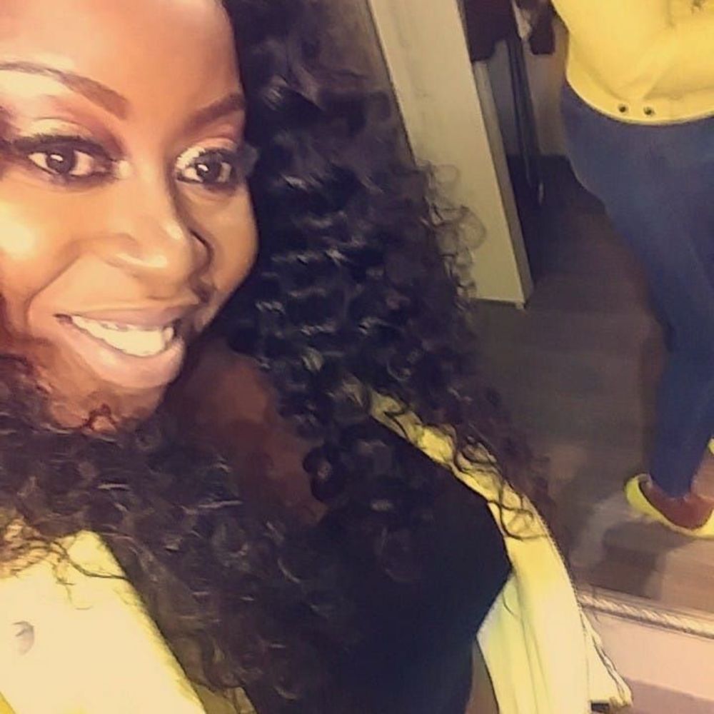 Meet your Posher, Iris